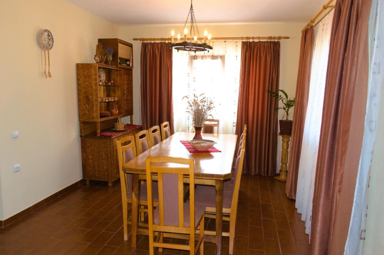 Arnota Costesti (Valcea) Exterior foto